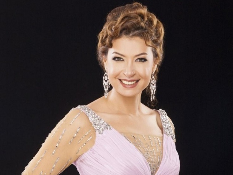 الصور الأولى للشابة الجميلة ابنة منال سلامة هل تشبهها؟